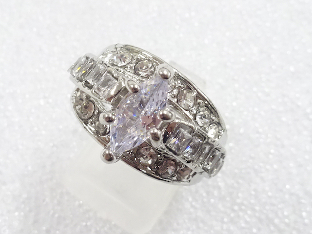 CRYSTAL FASHION RING / JP SIZE 20